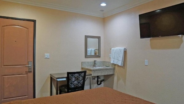 Holly Crest Hotel - Los Angeles, LAX Airport image 25