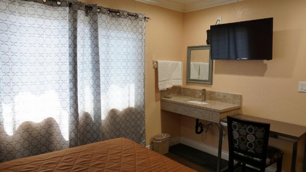 Holly Crest Hotel - Los Angeles, LAX Airport image 26