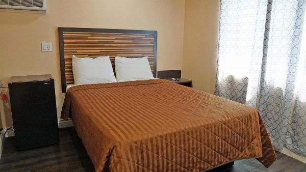 Holly Crest Hotel - Los Angeles, LAX Airport image 3